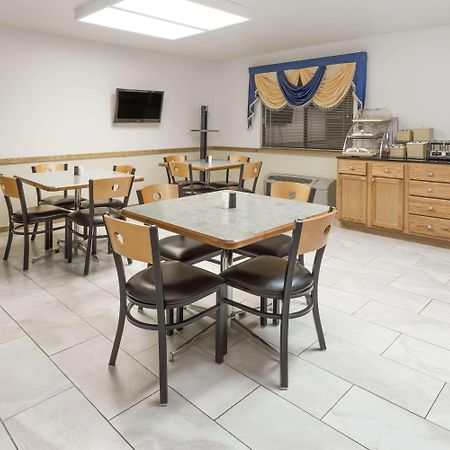 Days Inn By Wyndham Stoughton Wi. מראה חיצוני תמונה