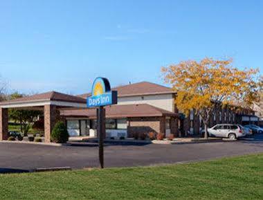 Days Inn By Wyndham Stoughton Wi. מראה חיצוני תמונה