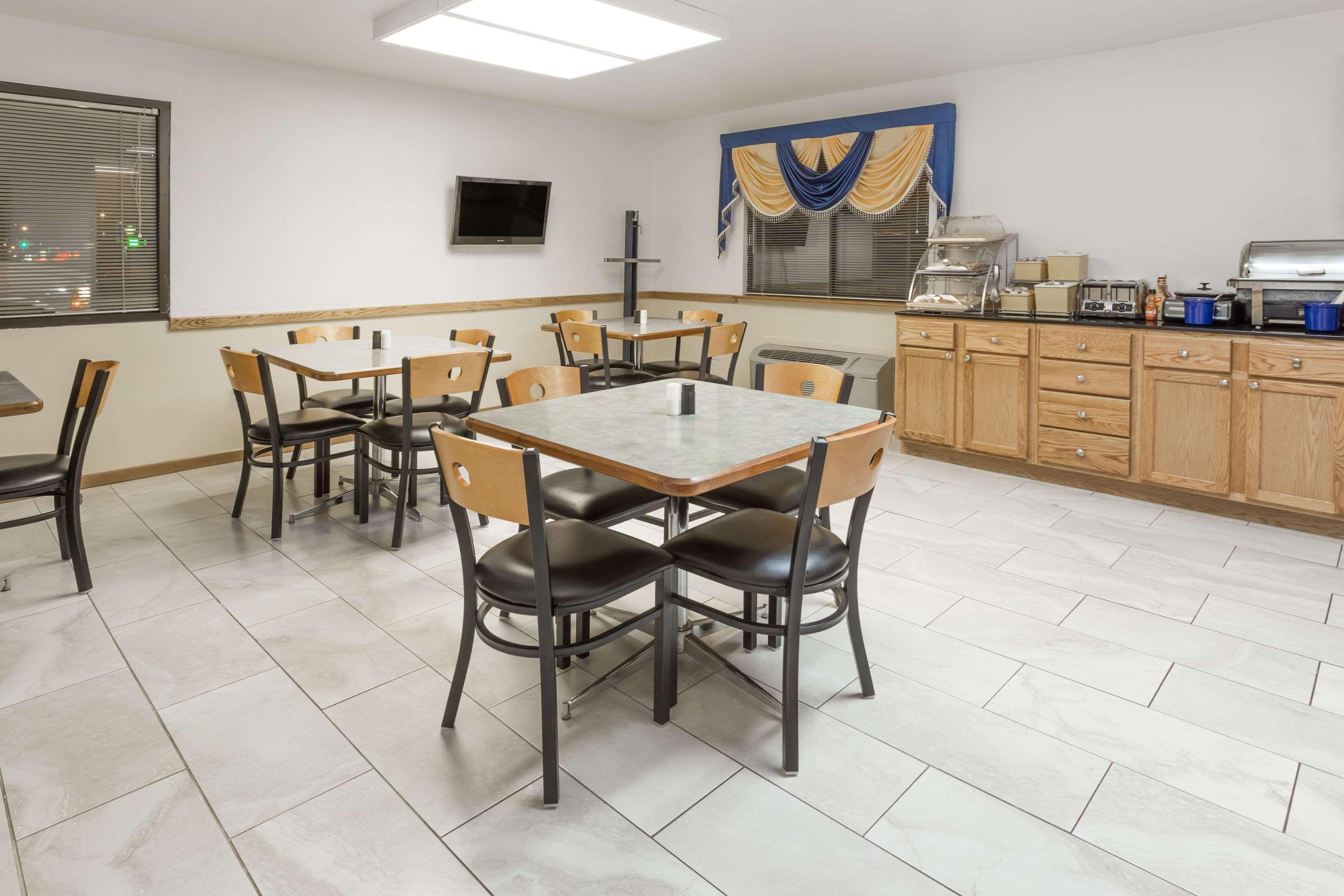 Days Inn By Wyndham Stoughton Wi. מראה חיצוני תמונה