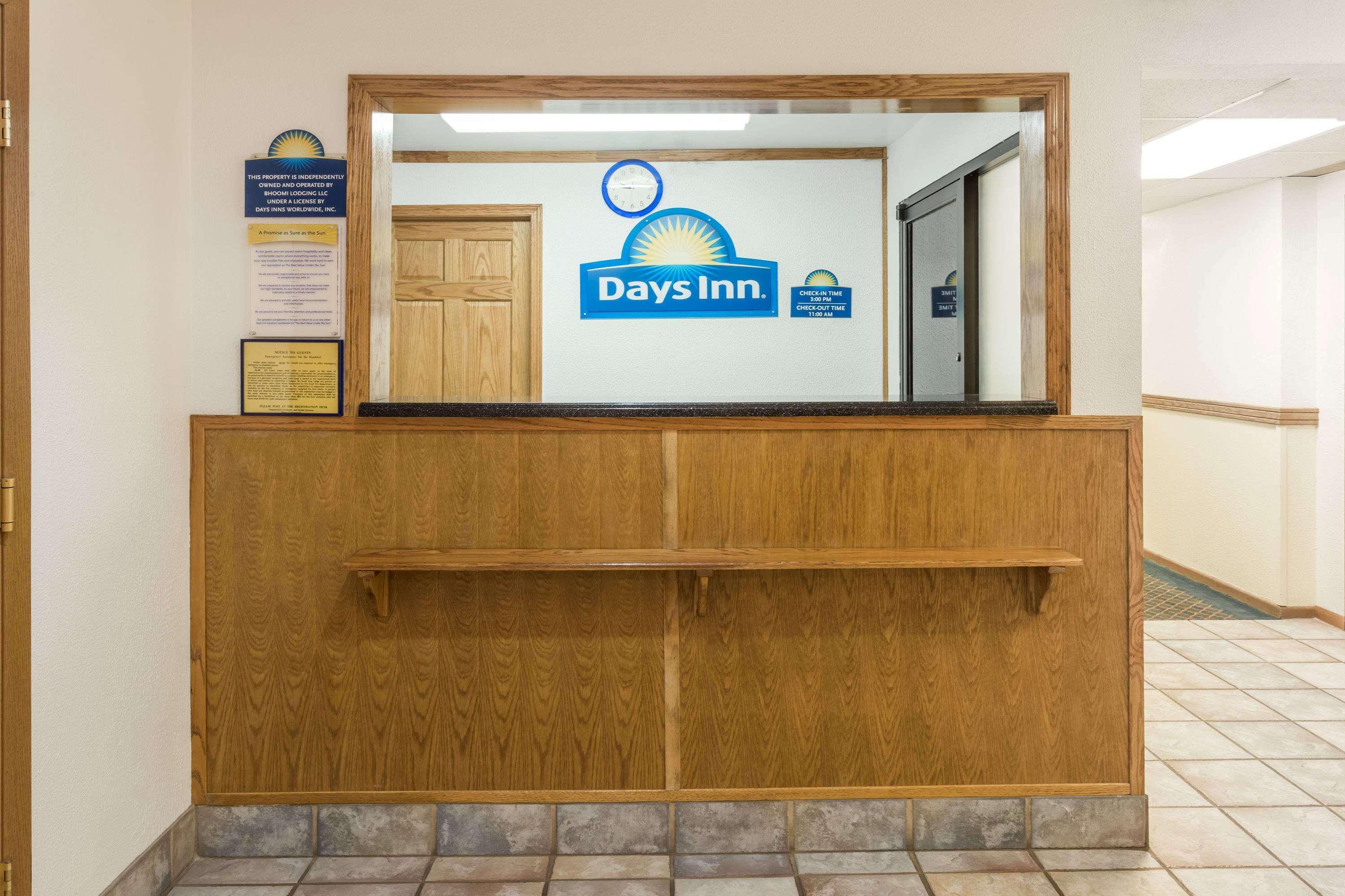 Days Inn By Wyndham Stoughton Wi. מראה חיצוני תמונה