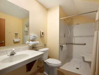 Days Inn By Wyndham Stoughton Wi. חדר תמונה